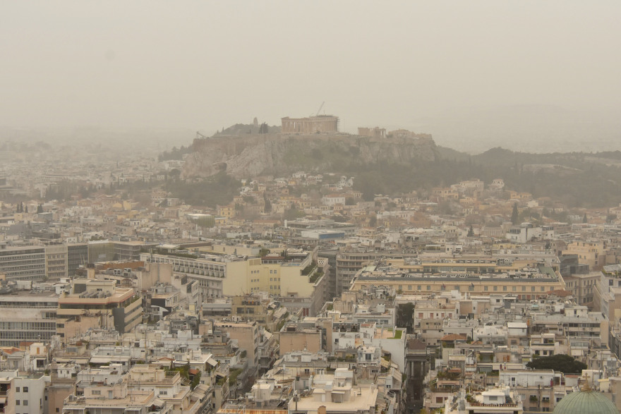 Αποπνικτική ατμόσφαιρα από την αφρικανική σκόνη
