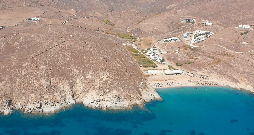 Μύκονος Summer: Πάρτυ εκατομμυρίων με χλιδάτα ακίνητα και διεθνή brands