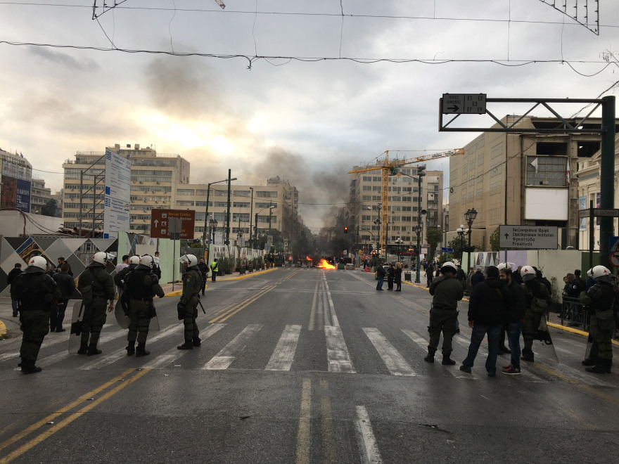 Με ΜΑΤ στον Πειραιά η ομιλία Τσακαλώτου