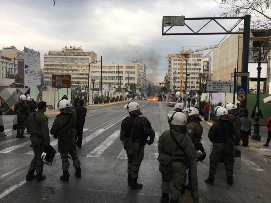 Με ΜΑΤ στον Πειραιά η ομιλία Τσακαλώτου