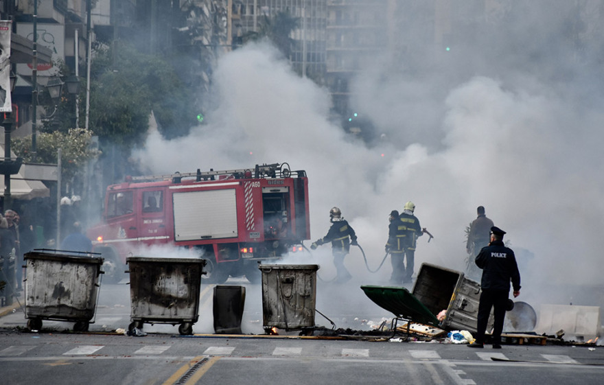 Με ΜΑΤ στον Πειραιά η ομιλία Τσακαλώτου