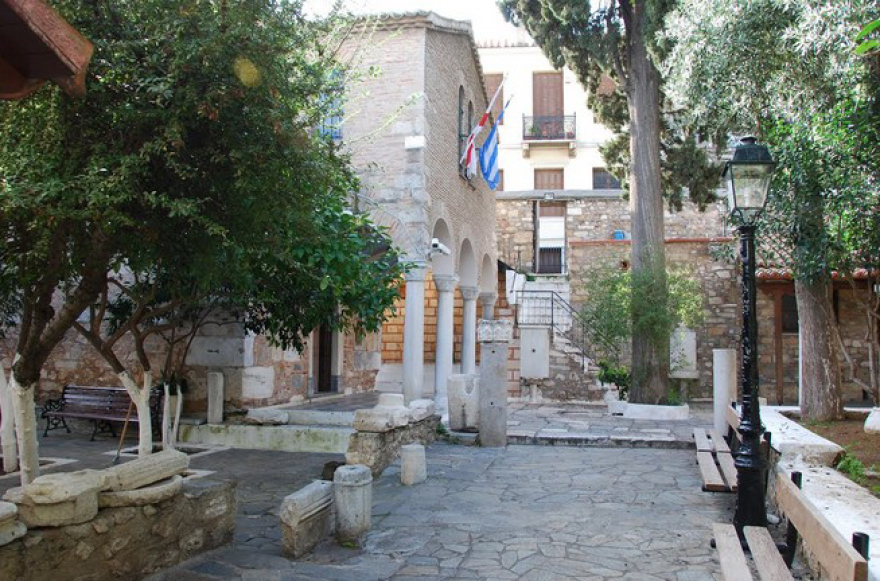 Το μετόχι με το ανθισμένο περιβόλι