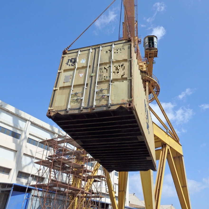 Σύρος: Διαφυγόντα κέρδη 4,7 εκατ. ευρώ από τα λαθραία τσιγάρα που βρέθηκαν σε φορτηγό πλοίο