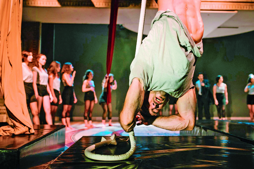 Survivor  και  αδρεναλίνη: Και Σώζων  Και Παλαίστρος  Και Χάρος