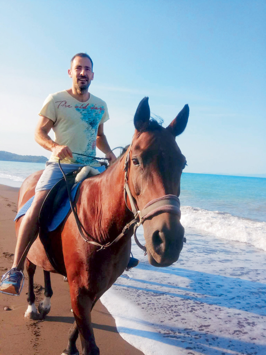 Survivor  και  αδρεναλίνη: Και Σώζων  Και Παλαίστρος  Και Χάρος