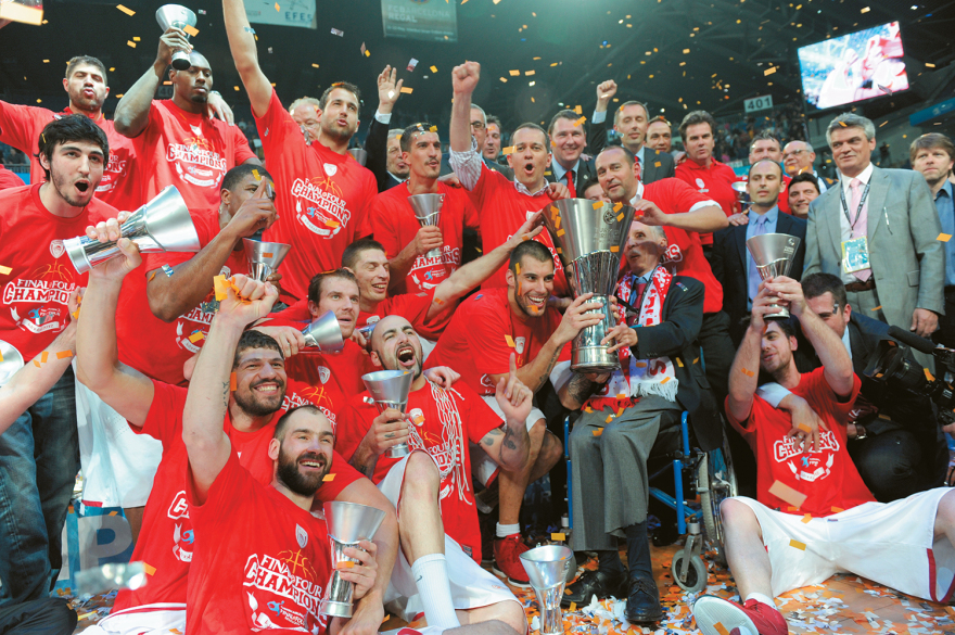 Οικογένεια Κ. Αγγελόπουλου: Τα παιδιά θέλουν τα λεφτά του πατέρα τους