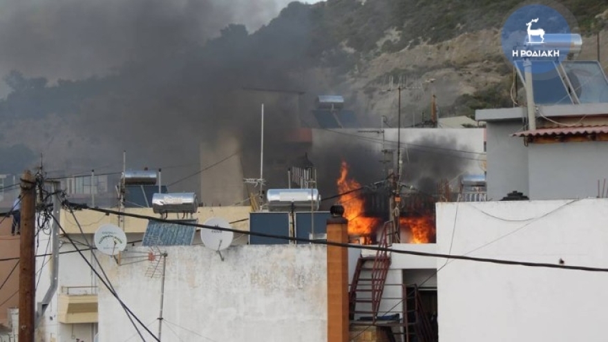 Ρόδος: 14χρονη ηρωίδα έσωσε μόνη της τρία παιδάκια από φωτιά σε σπίτι