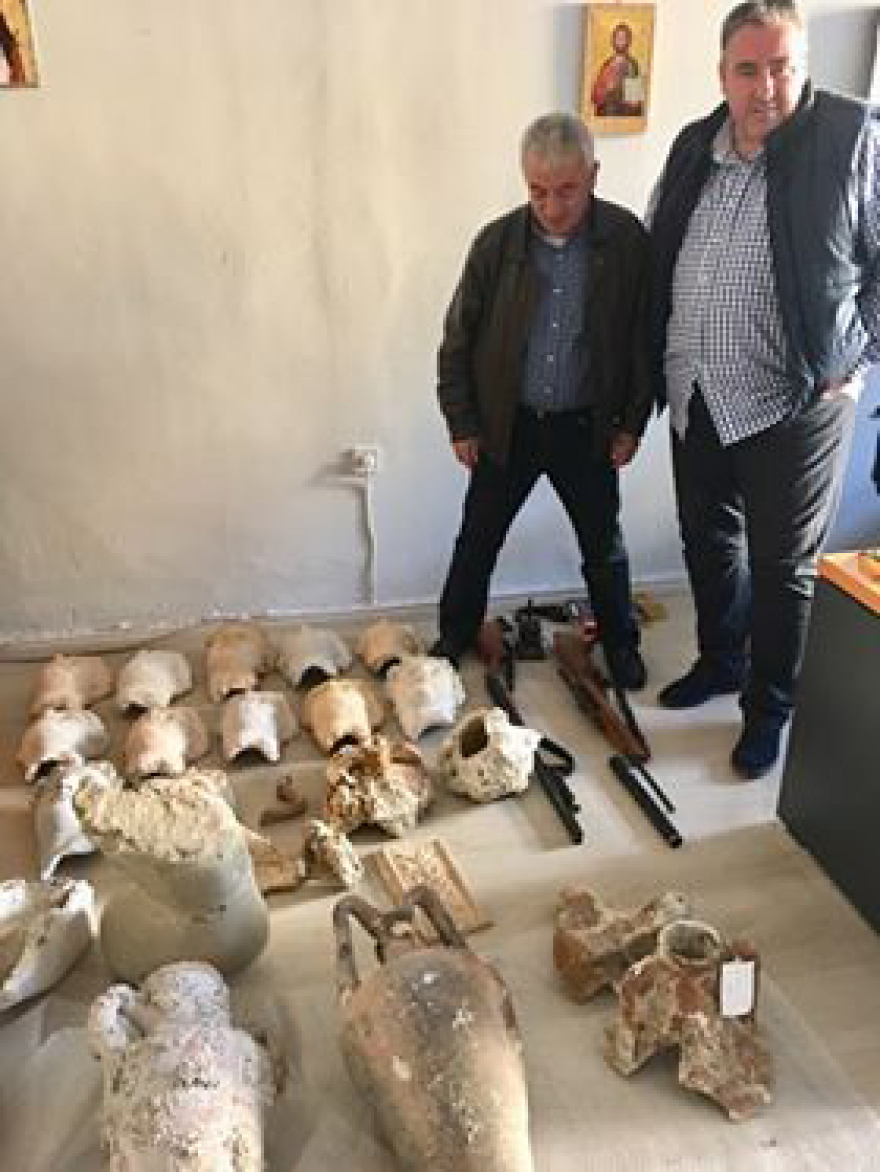 Συνελήφθη Γερμανός αρχαιοκάπηλος: Βρέθηκαν δεκάδες αντικείμενα στη βίλα του