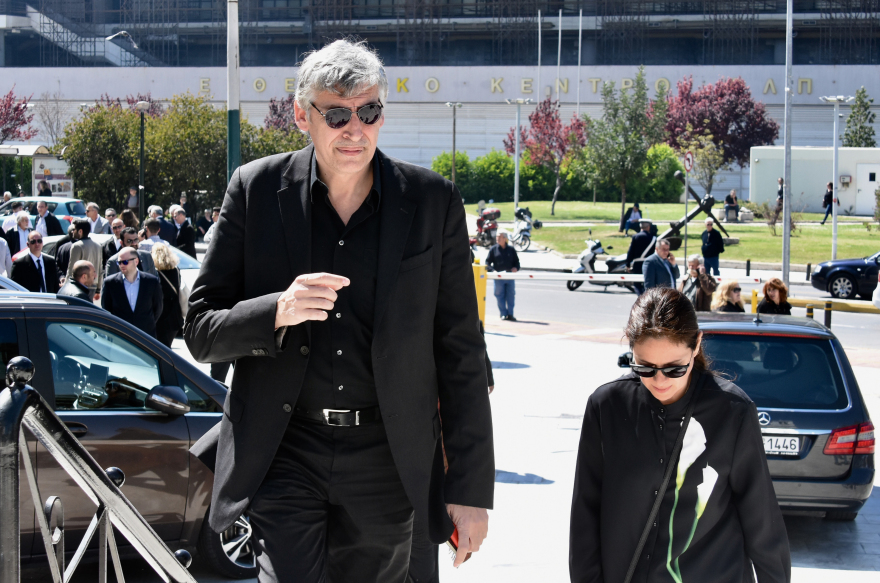 Ανείπωτη θλίψη στο τελευταίο «αντίο» στον Στέλιο Σκλαβενίτη