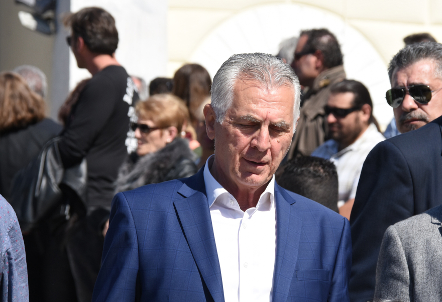 Ανείπωτη θλίψη στο τελευταίο «αντίο» στον Στέλιο Σκλαβενίτη