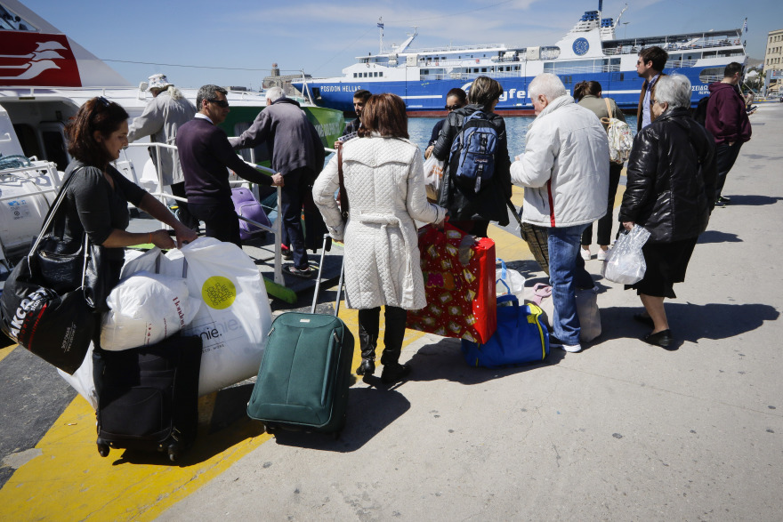 Κορυφώνεται η έξοδος των εκδρομέων του Πάσχα: Κατά χιλιάδες φεύγουν από την Αθήνα