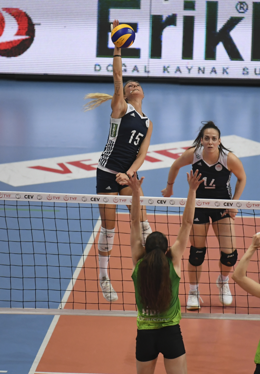 Βόλεϊ: Τα κορίτσια του Ολυμπιακού «άλωσαν» την Προύσα και κατέκτησαν το Challenge Cup!