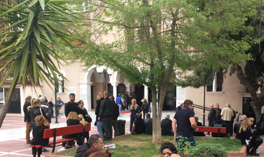 Σε κλίμα οδύνης και θλίψης έγινε η κηδεία της 40χρονης που βρήκε τραγικό θάνατο στον Λάδωνα