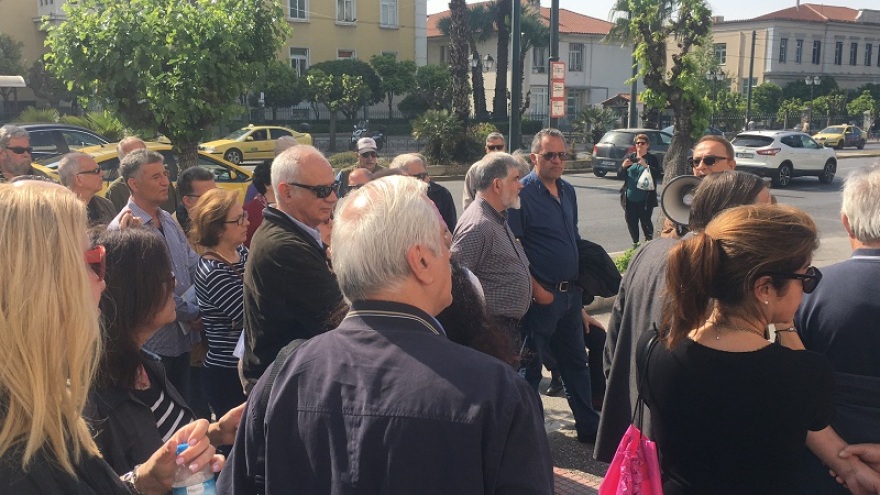 Διαμαρτυρία στο Μέγαρο Μουσικής από συνταξιούχους και εργαζόμενους της Εθνικής Τράπεζας 