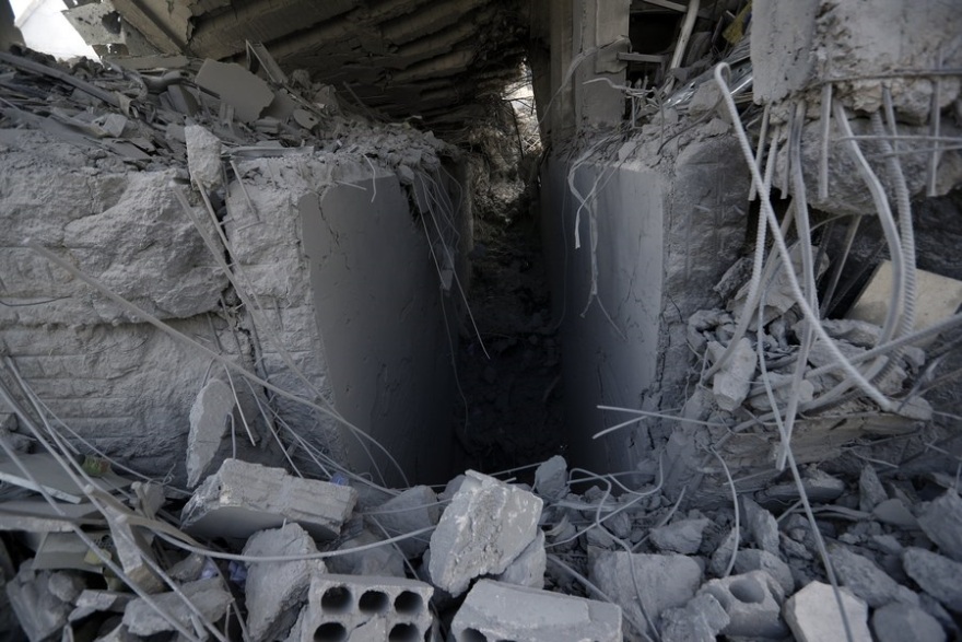 Φωτογραφίες: «Ισοπεδώθηκε» από τους βομβαρδισμούς το Κέντρο Επιστημονικών Ερευνών της Συρίας