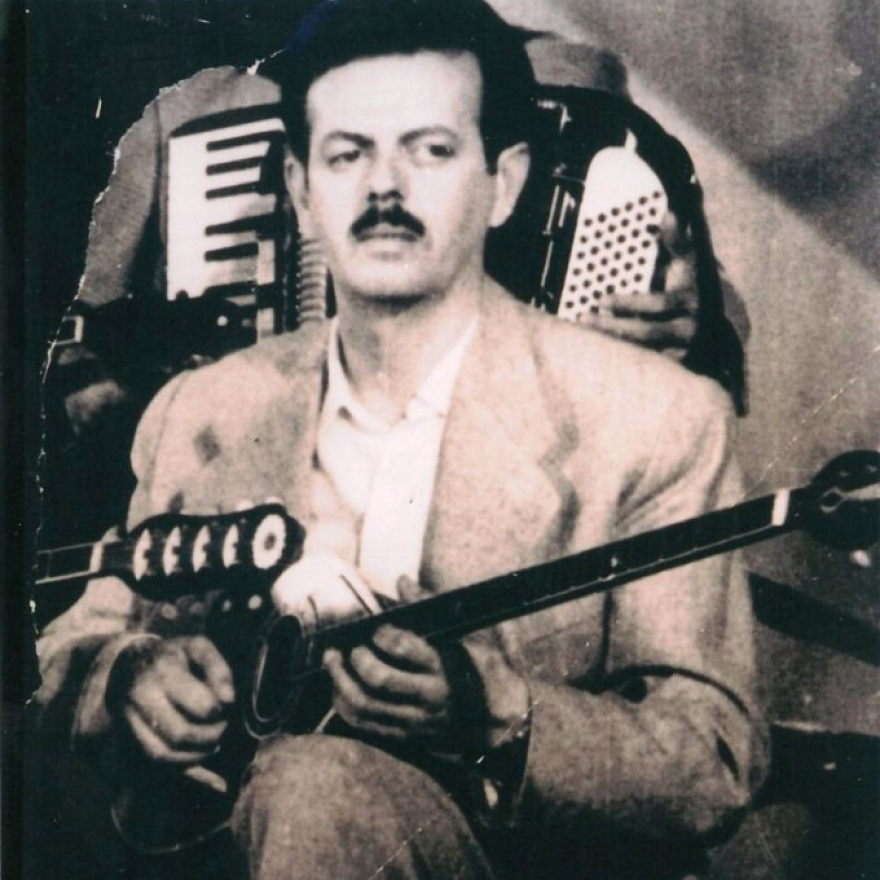 Το αυτόγραφο του Τσιτσάνη με τον κόκκινο μαρκαδόρο