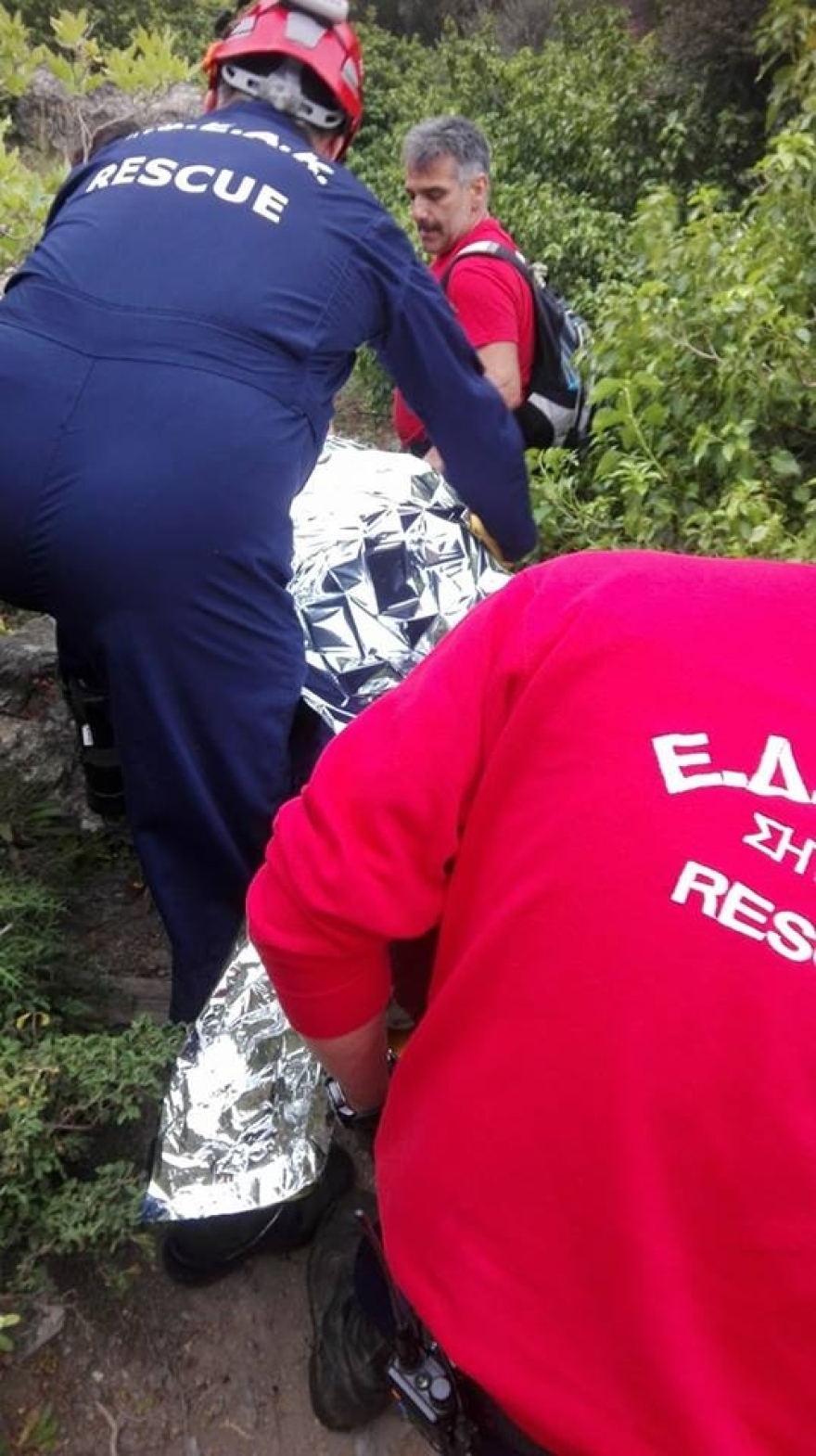 Κρήτη: Καρέ - καρέ η διάσωση γυναίκας από φαράγγι