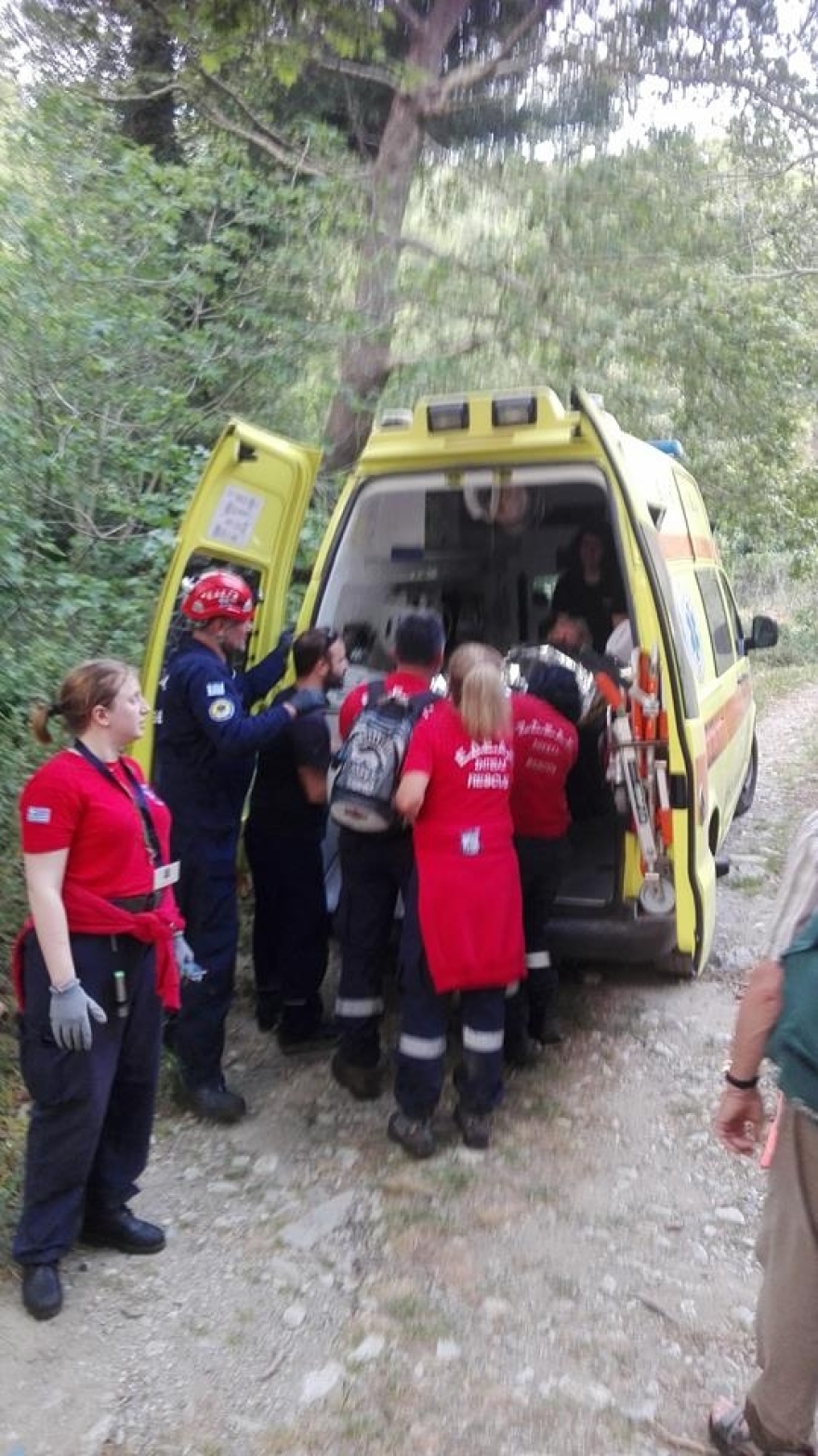 Κρήτη: Καρέ - καρέ η διάσωση γυναίκας από φαράγγι