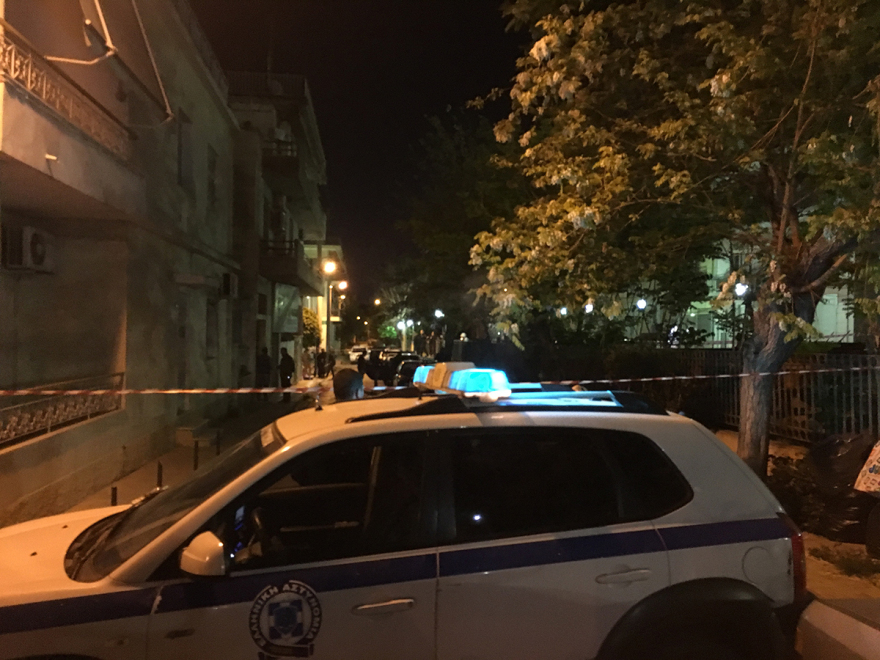 Μαφιόζικο χτύπημα στους Αγίους Αναργύρους: «Γάζωσαν» άντρα με Καλάσνικοφ