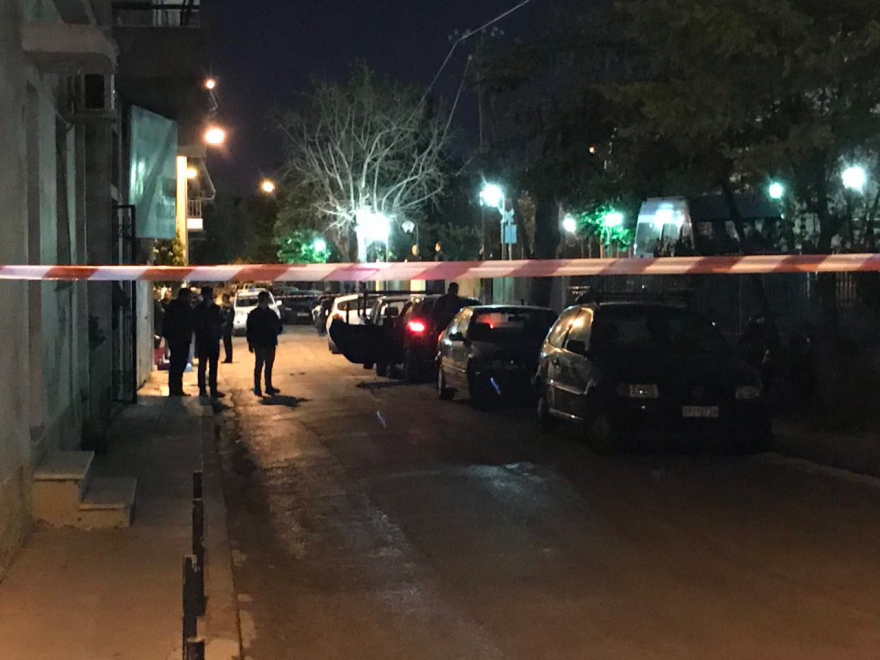 Μαφιόζικο χτύπημα στους Αγίους Αναργύρους: «Γάζωσαν» άντρα με Καλάσνικοφ