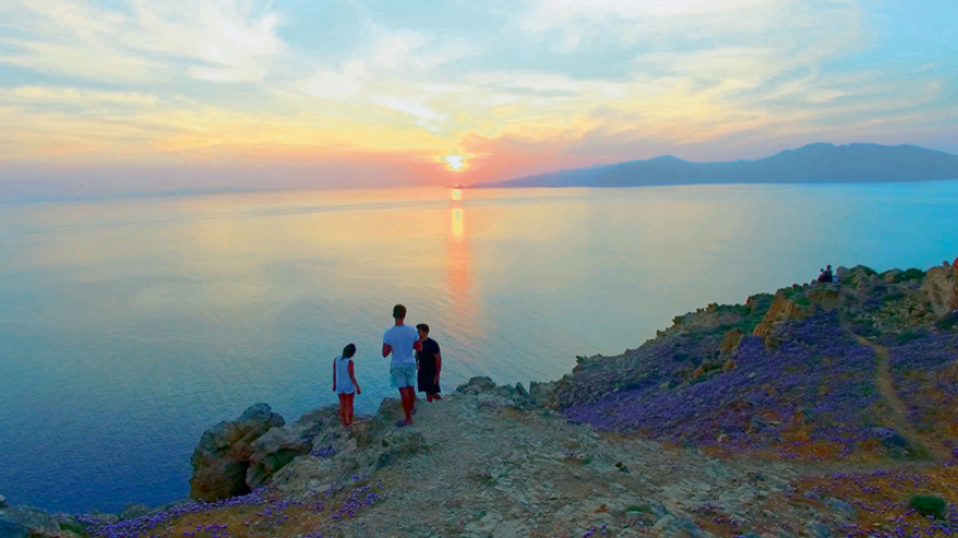 Στα άδυτα της Μυκόνου by Νίκος Μαστοράκης