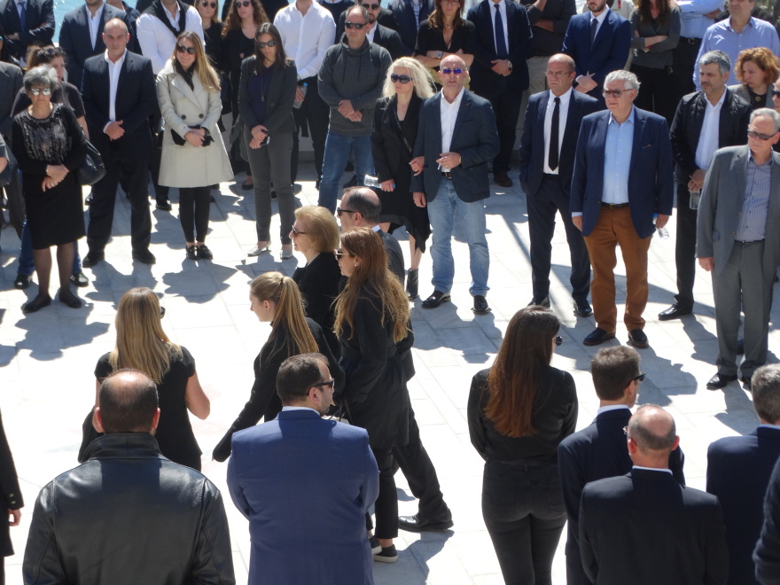 Ράγισαν καρδιές στην κηδεία του Αλ. Σταματιάδη: Ήσουν το σωστό παράδειγμα της οικογένειας