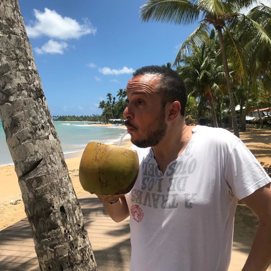 Δείτε ποιος τραγουδιστής θα εμφανιστεί στο Survivor- Οι πρώτες εικόνες από την Καραϊβική 