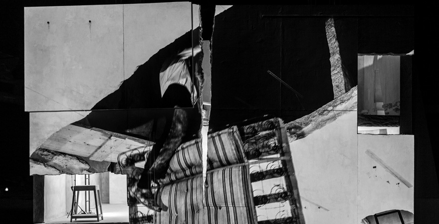 Έξι παραστάσεις και τρεις ταινίες