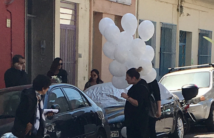 Πειραιάς: Το «τελευταίο αντίο» στο 16χρονο που έπεσε από βράχο 60 μέτρων για μια selfie