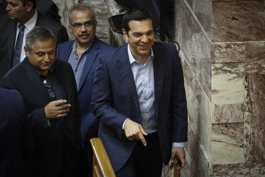 Βουλή: «Kolotoumba» από τους διαφωνούντες του ΣΥΡΙΖΑ και «ναι σε όλα» στο νομοσχέδιο για την ΔΕΗ