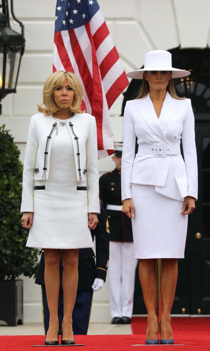 Φωτογραφίες: Το λαμπερό φόρεμα της Μελάνια πρωταγωνίστησε στο δείπνο για τους Μακρόν στον Λευκό Οίκο