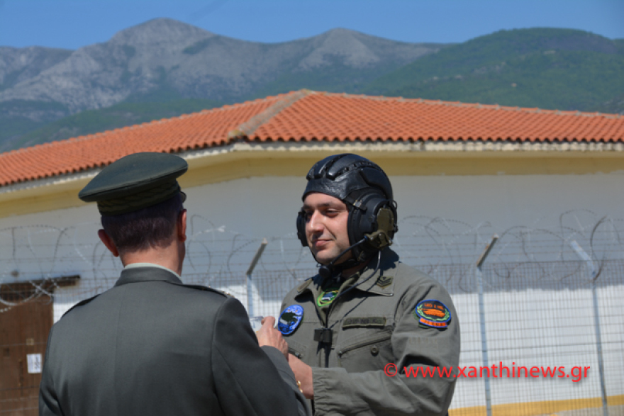 Απίστευτο βίντεο: Με... Leopard πρόσφεραν κρασί στον στρατηγό τους στην Ξάνθη