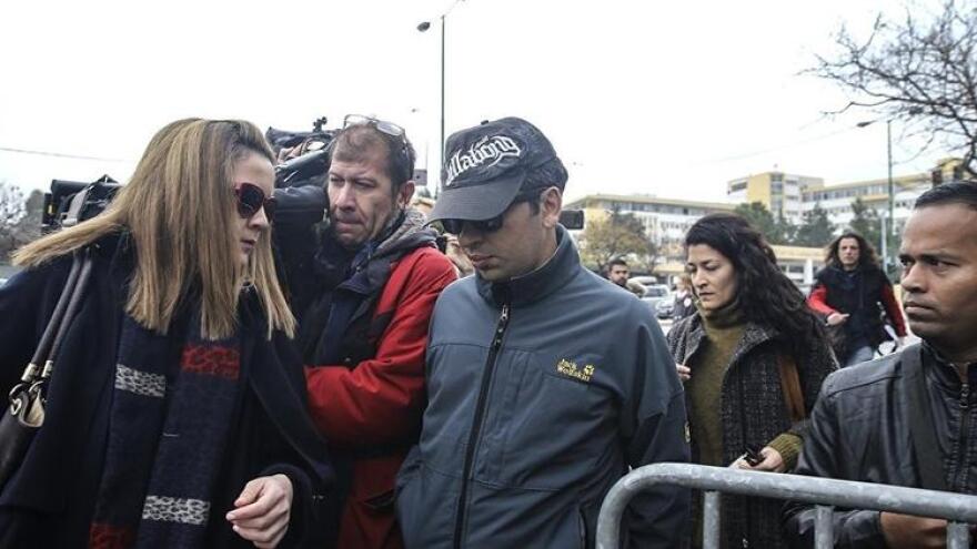 Hürriyet: «Σκάνδαλο» η απελευθέρωση του Τούρκου πραξικοπηματία