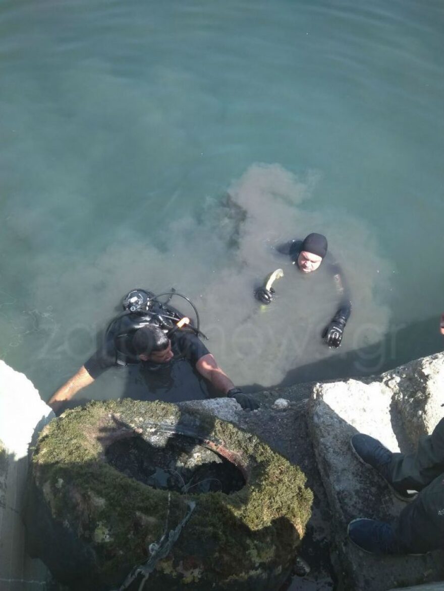 Χανιά: Τα σκουπίδια στον βυθό του Ενετικού Λιμανιού και ο απρόσμενος επισκέπτης 