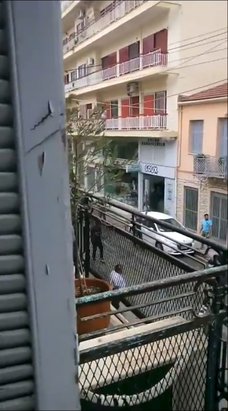 Άγρια συμπλοκή στο Μεσολόγγι: Ομάδες Ρομά πιάστηκαν στα χέρια 