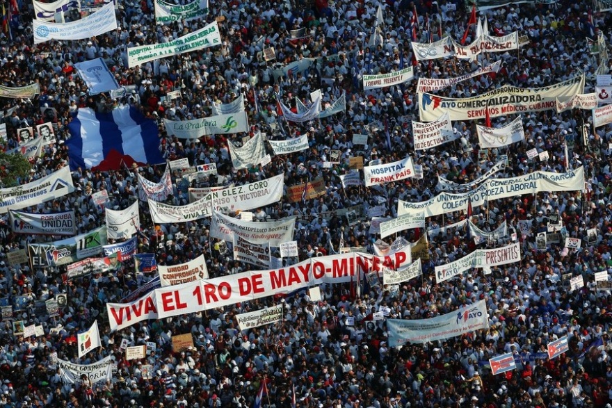 Εργατική Πρωτομαγιά στην Κούβα: Ο Ραούλ Κάστρο στο πλευρό του Μιγκέλ Ντίας - Κανέλ 