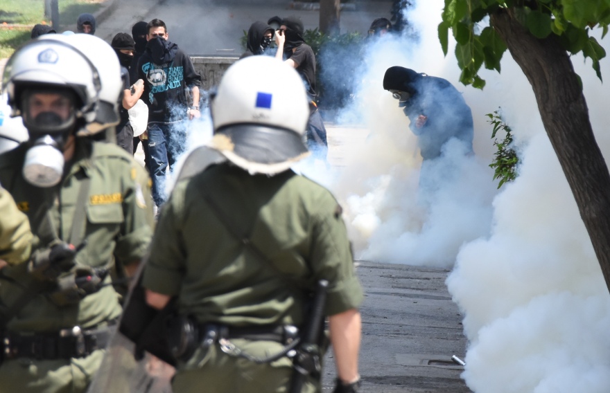 Ένταση γύρω από το Πολυτεχνείο στην Πατησίων