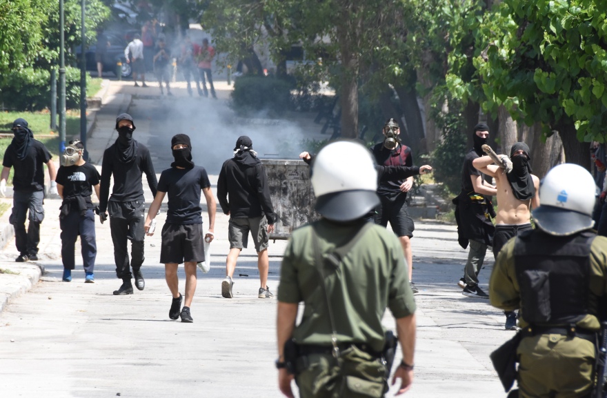 Ένταση γύρω από το Πολυτεχνείο στην Πατησίων