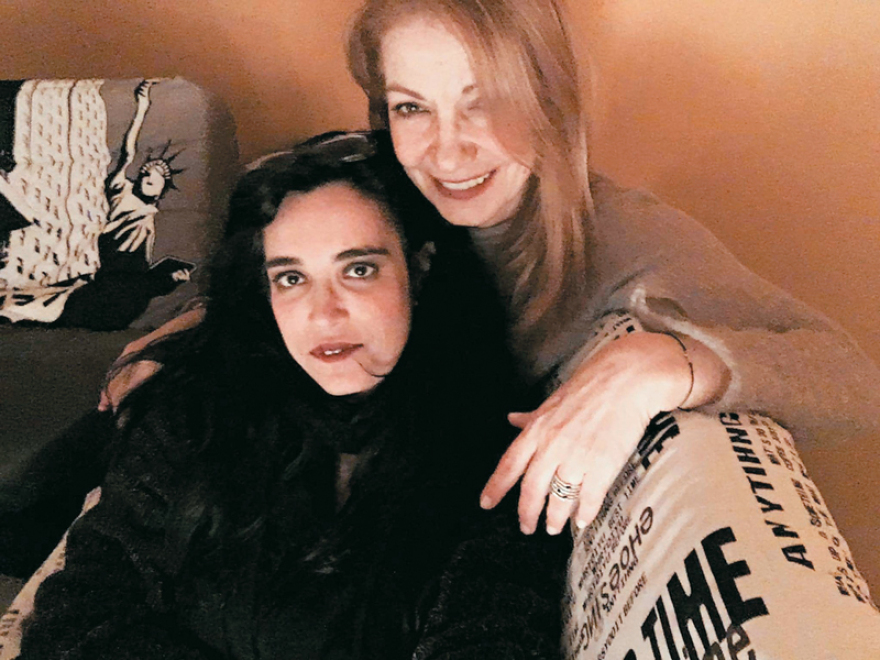 O έρωτας της Μπέσσυς Γιαννοπούλου με την Πέμη Ζούνη στο θέατρο  και όχι μόνο 