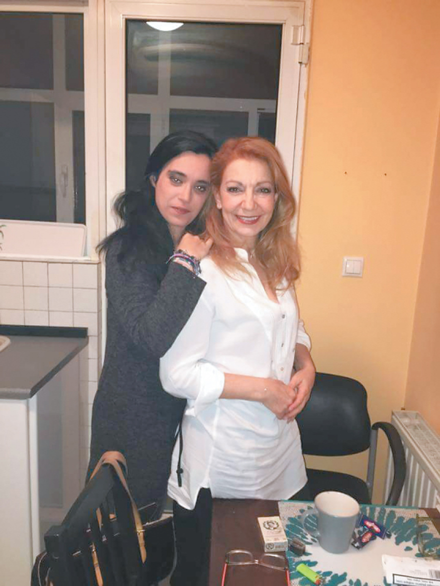 O έρωτας της Μπέσσυς Γιαννοπούλου με την Πέμη Ζούνη στο θέατρο  και όχι μόνο 