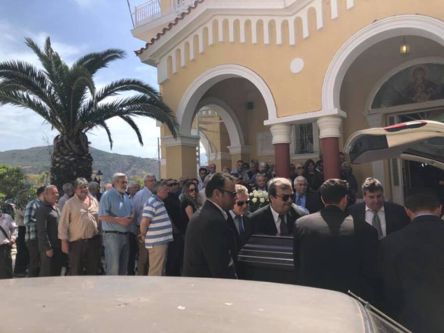 Στην Κεφαλονιά είπαν το τελευταίο αντίο συγγενείς και φίλοι στον Γιώργο Κουρή