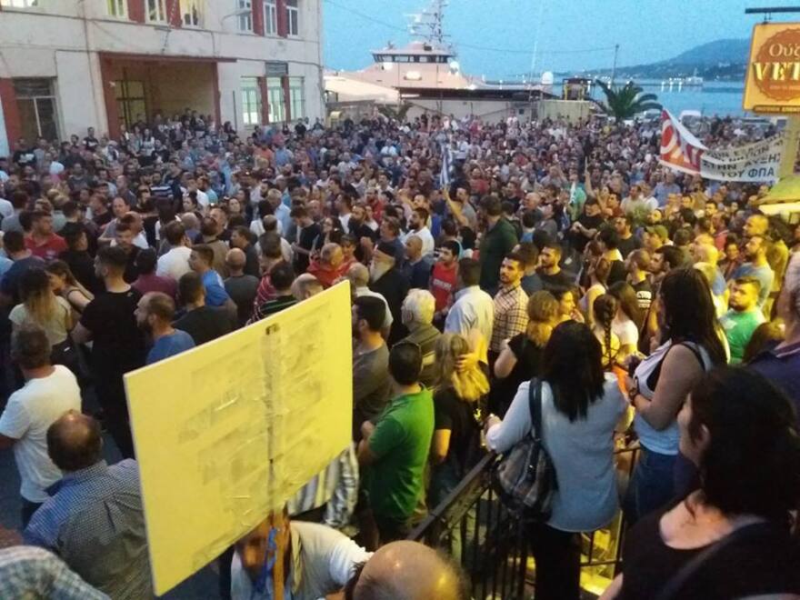 Περιοδεία Τσίπρα σε Λήμνο-Λέσβο: Σπρέι πιπεριού από την κυβέρνηση στους διαδηλωτές