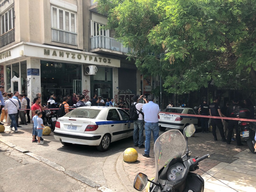 Πλατεία Βικτωρίας: «Γάζωσαν» Αλβανό μέσα σε κουρείο