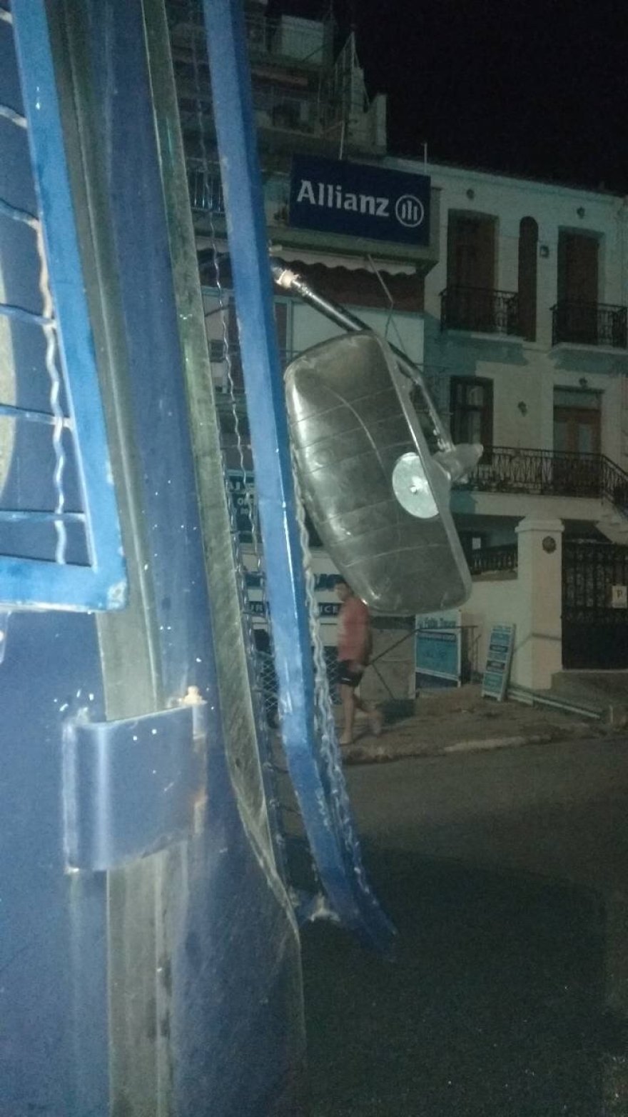 Αστυνομικοί καταγγέλλουν: Είχαμε εντολές να μείνουμε αδρανείς ενώ δεχόμασταν επιθέσεις στη Μυτιλήνη