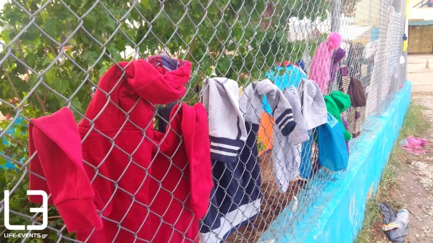 Πρόσφυγες απέκλεισαν την Εγνατία Οδό - Διαμαρτύρονται γιατί πλημμύρισαν οι σκηνές τους