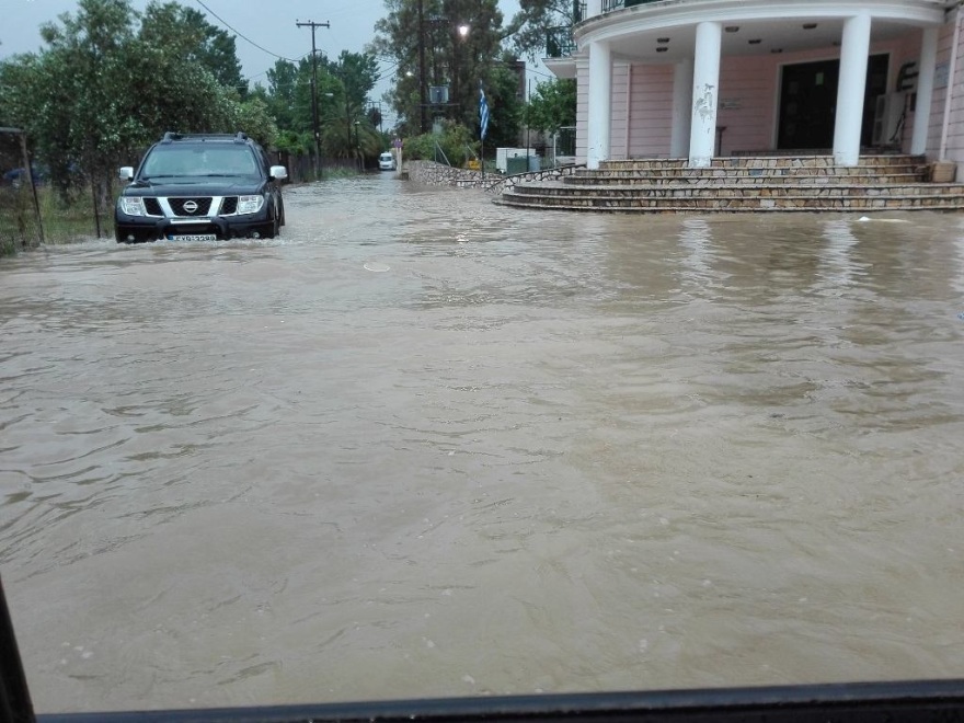 Μεγάλες καταστροφές σε Ηλεία και Λευκάδα από τις ισχυρές βροχοπτώσεις