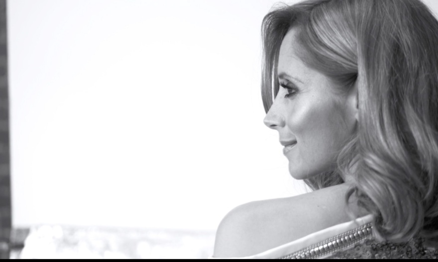  LARA FABIAN: Camouflage World Tour 2018 Ένα οπτικοακουστικό υπερθέαμα και στην Ελλάδα