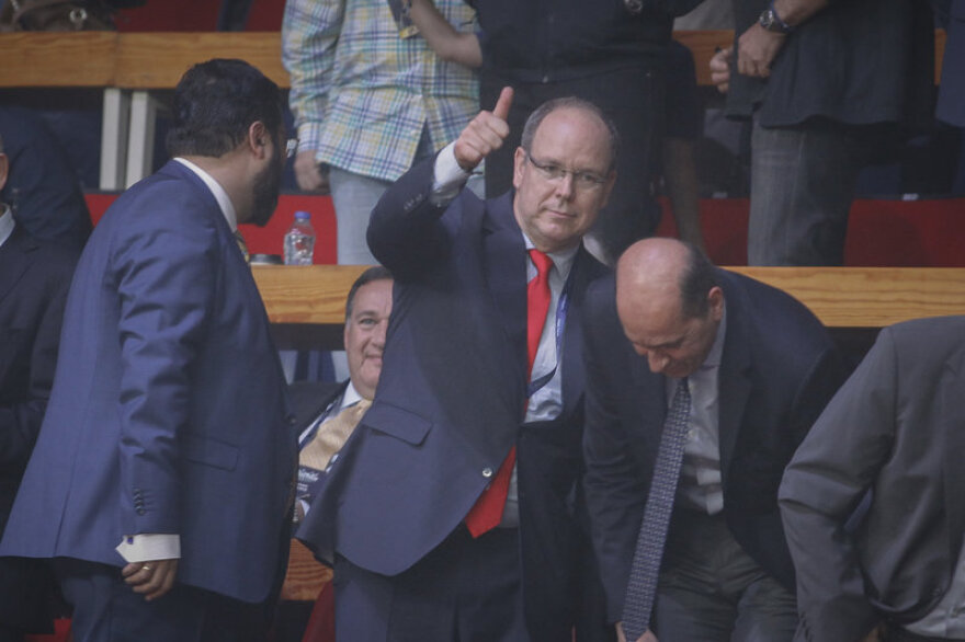 Στο ΟΑΚΑ και ο πρίγκιπας Αλβέρτος που έφυγε... πικραμένος - Η φωτογραφία του με τον Πάνο Καμμένο