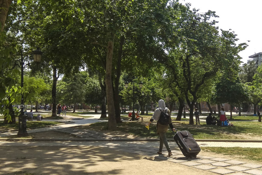 Θεσσαλονίκη ώρα μηδέν: Πρόσφυγες και μετανάστες κατακλύζουν την πόλη