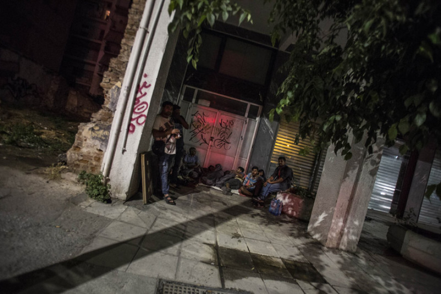 Θεσσαλονίκη ώρα μηδέν: Πρόσφυγες και μετανάστες κατακλύζουν την πόλη